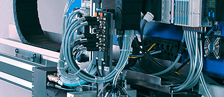 AT the last TOTAL exhibition, R.A. Rodriguez introduced the processing and packaging sector to the Universal Robot, said to be a lightweight and highly economical robotic arm that provides easy automation.