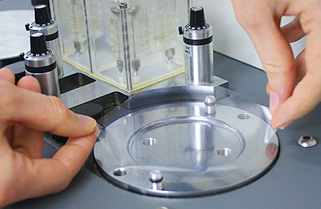 Analysers keep track of moisture and oxygen ingress 50A_0414