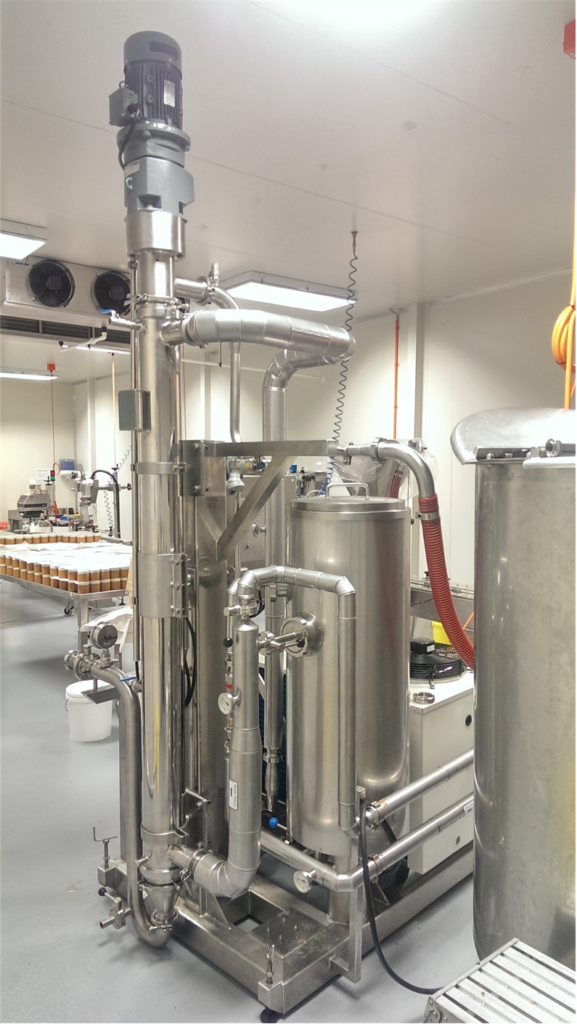 The R Series tube-in-tube heat exchanger uses a reversible screw to recover product without damaging the good.