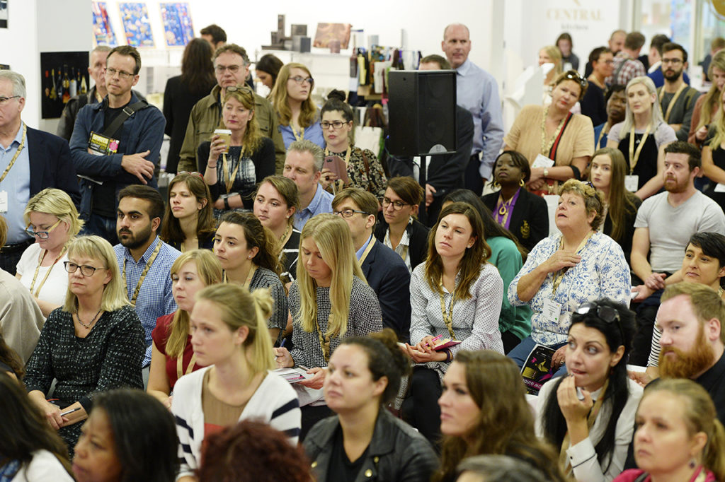 crowd at TCT seminar