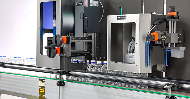 Domino bottle closure printing stations