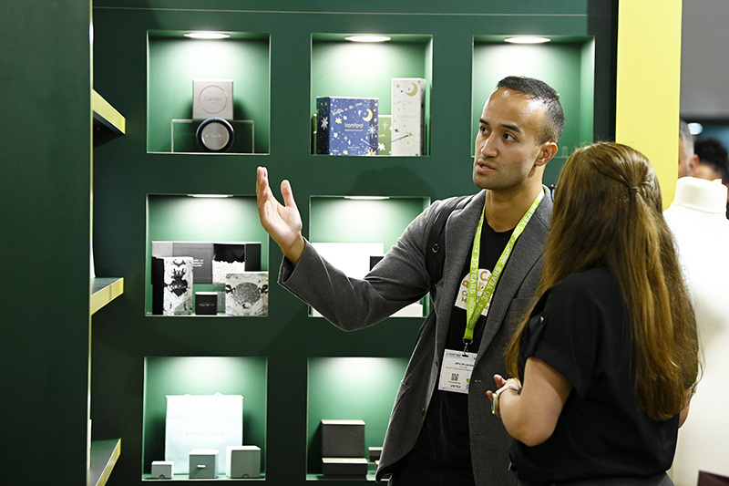 Discussion at packaging exhibition