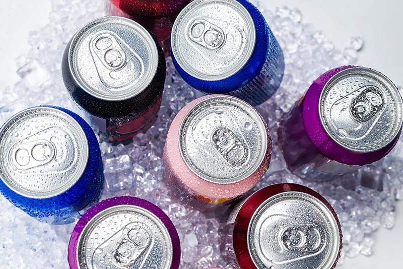 Cans in metal packaging