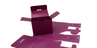 Protective plastic packaging with closed edges