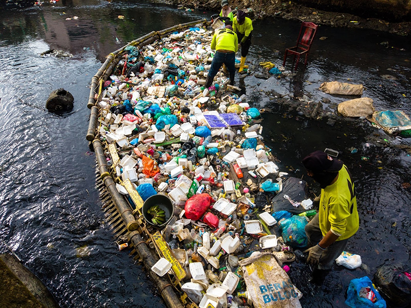 Clean-up operation to prevent plastic pollution in the ocean