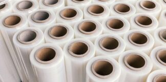Stretch foil for packing on pallet