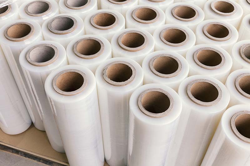Stretch foil for packing on pallet